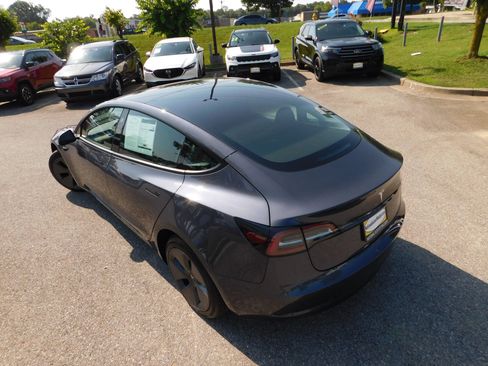 Used 2023 Tesla Model 3 Standard Range RWD image 7