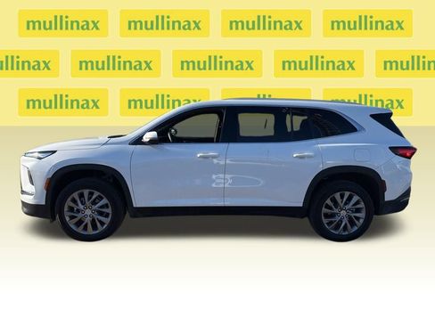 Used 2025 Buick Enclave Preferred image 5