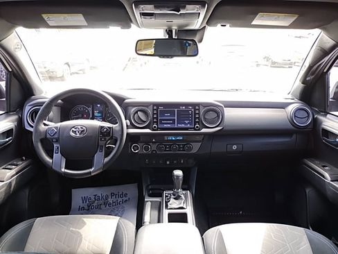 Used 2021 Toyota Tacoma TRD Sport w/ Technology Package image 26