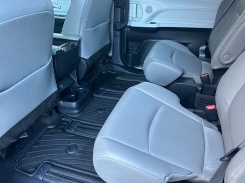 Certified 2025 Toyota Sienna XLE w/ XLE Plus Package AWD/4WD image 11