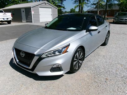 Used 2021 Nissan Altima 2.5 SV w/ SV Premium Package
