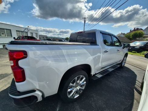 Used 2022 Chevrolet Silverado 1500 High Country w/ High Country Premium Package AWD/4WD image 8