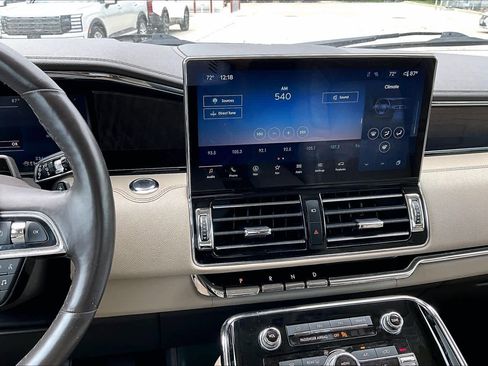 Used 2023 Lincoln Navigator Reserve RWD image 7