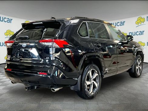 Used 2021 Toyota RAV4 SE image 6