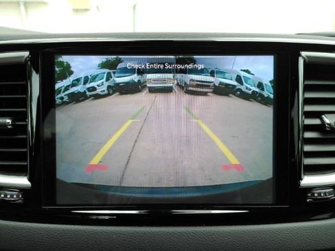 Used 2026 Chrysler Pacifica Select FWD image 8