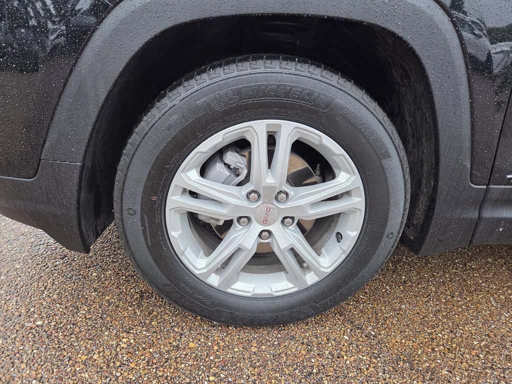 Used 2024 GMC Terrain SLE FWD image 31
