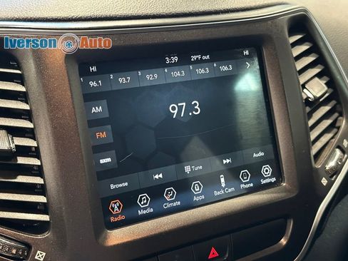 Used 2020 Jeep Cherokee Trailhawk image 21