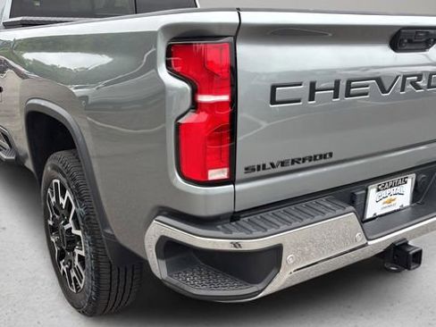 Used 2025 Chevrolet Silverado 2500 LTZ w/ LTZ Plus Package AWD/4WD image 38