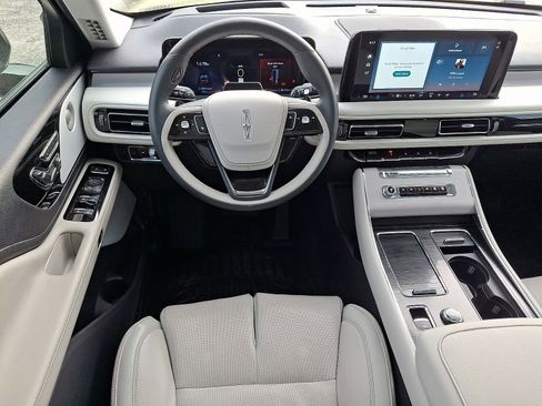 Certified 2025 Lincoln Aviator Reserve w/ Equipment Group 201A image 10