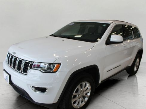 Used 2022 Jeep Grand Cherokee Laredo E AWD/4WD image 4