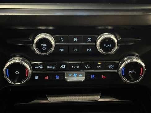 Used 2024 Ford F250 Lariat w/ Lariat Ultimate Package image 22