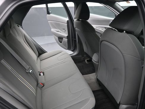 Certified 2023 Hyundai Elantra SEL image 25