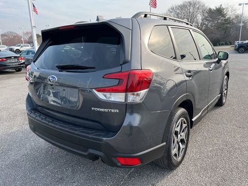 Used 2023 Subaru Forester Premium image 6