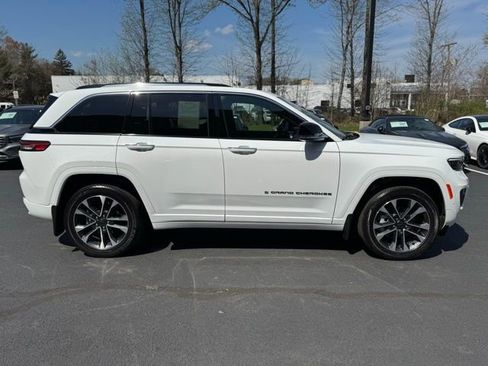 Used 2022 Jeep Grand Cherokee Overland w/ Adv Protech Group III image 2