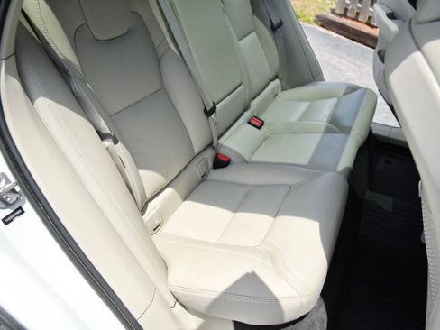 Used 2023 Volvo XC60 B6 Ultimate w/ Protection Package Premier AWD/4WD image 34