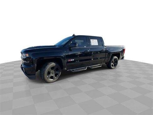 Used 2017 Chevrolet Silverado 1500 LTZ Z71 w/ Realtree Edition image 5
