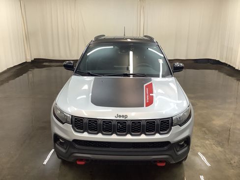 New 2026 Jeep Compass Trailhawk AWD/4WD image 2