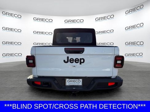 Used 2024 Jeep Gladiator Sport AWD/4WD image 6