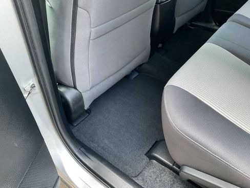 Used 2015 Toyota RAV4 XLE AWD/4WD image 30