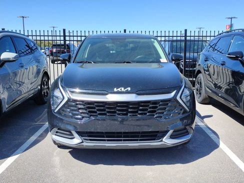 Used 2023 Kia Sportage EX image 2