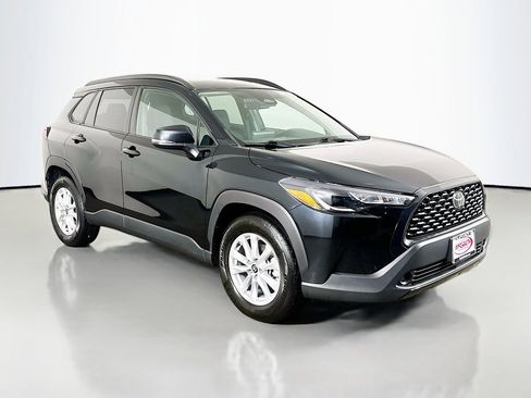 Used 2023 Toyota Corolla Cross LE w/ Moonroof Package AWD/4WD image 14