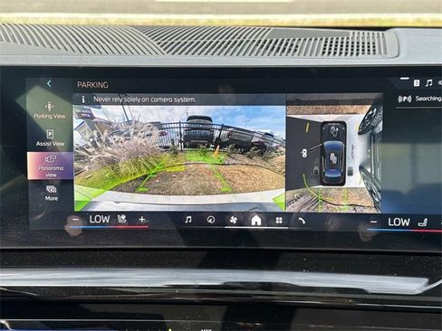 Used 2024 BMW 530i xDrive w/ Premium Package image 26