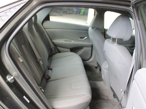 Used 2024 Hyundai Elantra SEL image 11