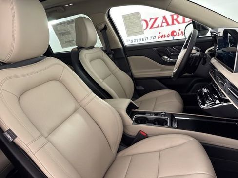 New 2026 Lincoln Corsair Premiere image 19