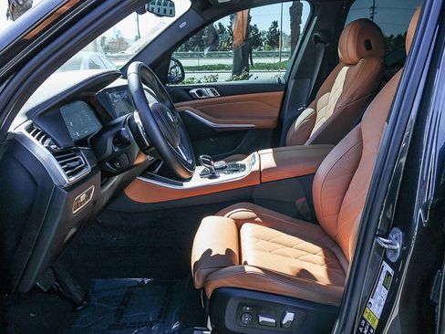 Used 2023 BMW X5 xDrive40i w/ Parking Assistance Package image 17