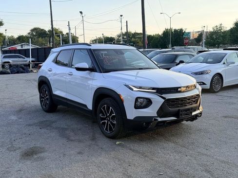 Used 2022 Chevrolet TrailBlazer ACTIV w/ Sun and Liftgate Package FWD image 3