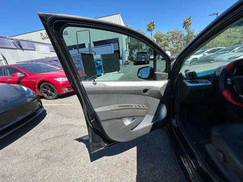 Used 2015 Chevrolet Spark LT image 8