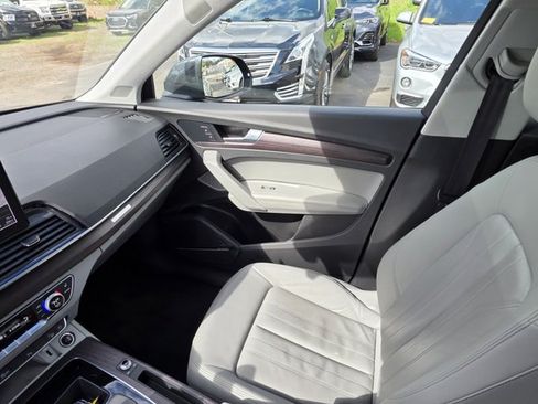 Used 2021 Audi Q5 2.0T Premium Plus w/ Premium Plus Package AWD/4WD image 11