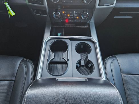 Used 2019 Ford F250 Lariat w/ Chrome Package image 12