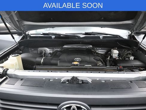 Used 2014 Toyota Tundra SR5 w/ TRD Off Road Package AWD/4WD image 33