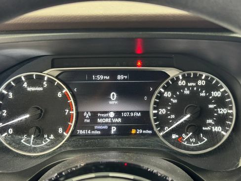 Used 2022 Nissan Rogue SV FWD image 2