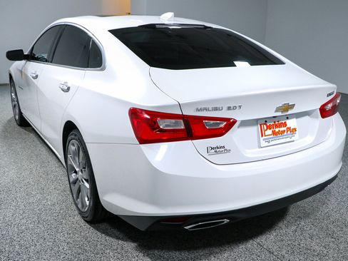 Used 2016 Chevrolet Malibu Premier FWD image 9