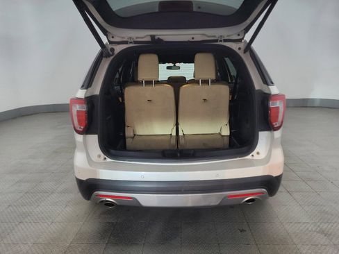 Used 2017 Ford Explorer Limited image 29