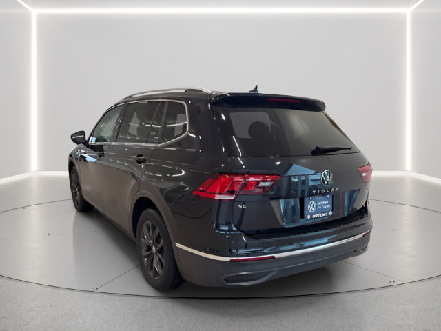 Used 2024 Volkswagen Tiguan SE w/ Panoramic Sunroof Package AWD/4WD image 7