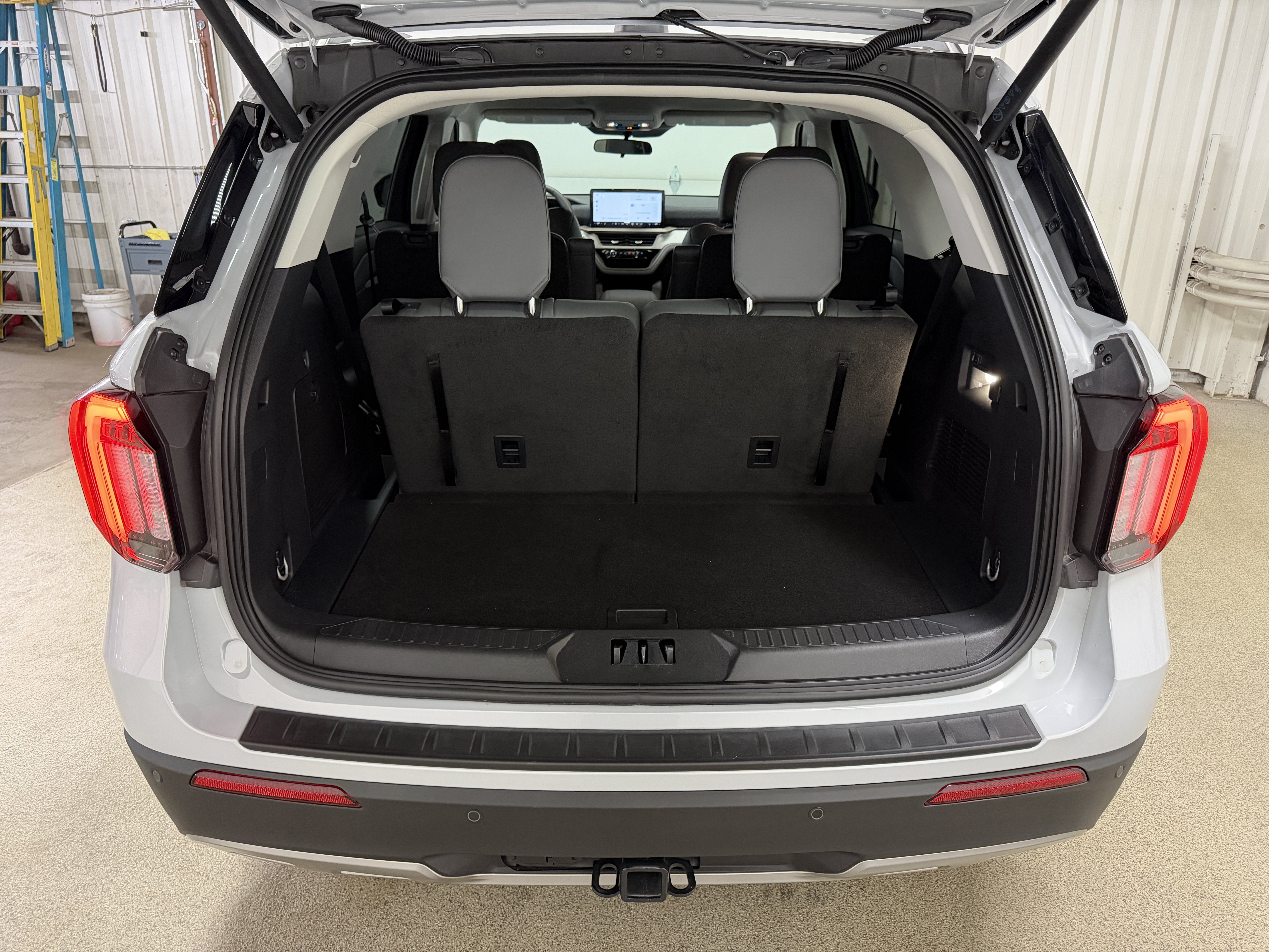 Used 2026 Ford Explorer Active w/ Active Comfort Package AWD/4WD image 28