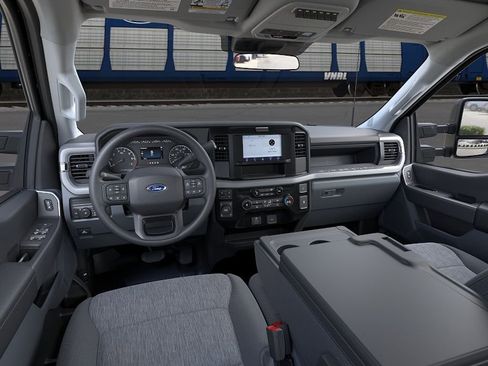 New 2026 Ford F250 4x4 Crew Cab Super Duty image 9