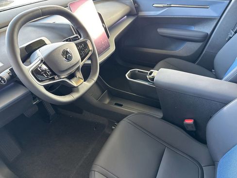 New 2026 Volvo EX30 Cross Country Ultra image 9