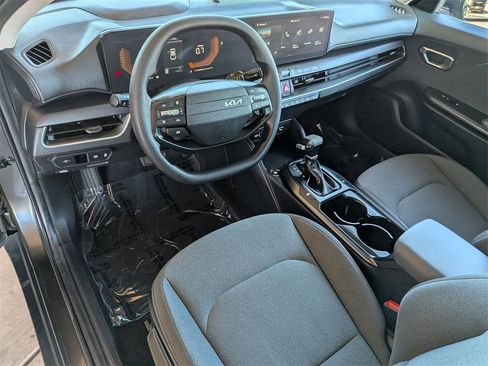 Used 2025 Kia K4 LXS image 14