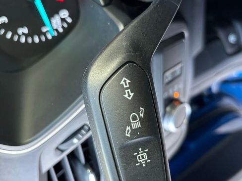 Used 2022 Ford Escape SE w/ SE Sport Appearance Package image 19