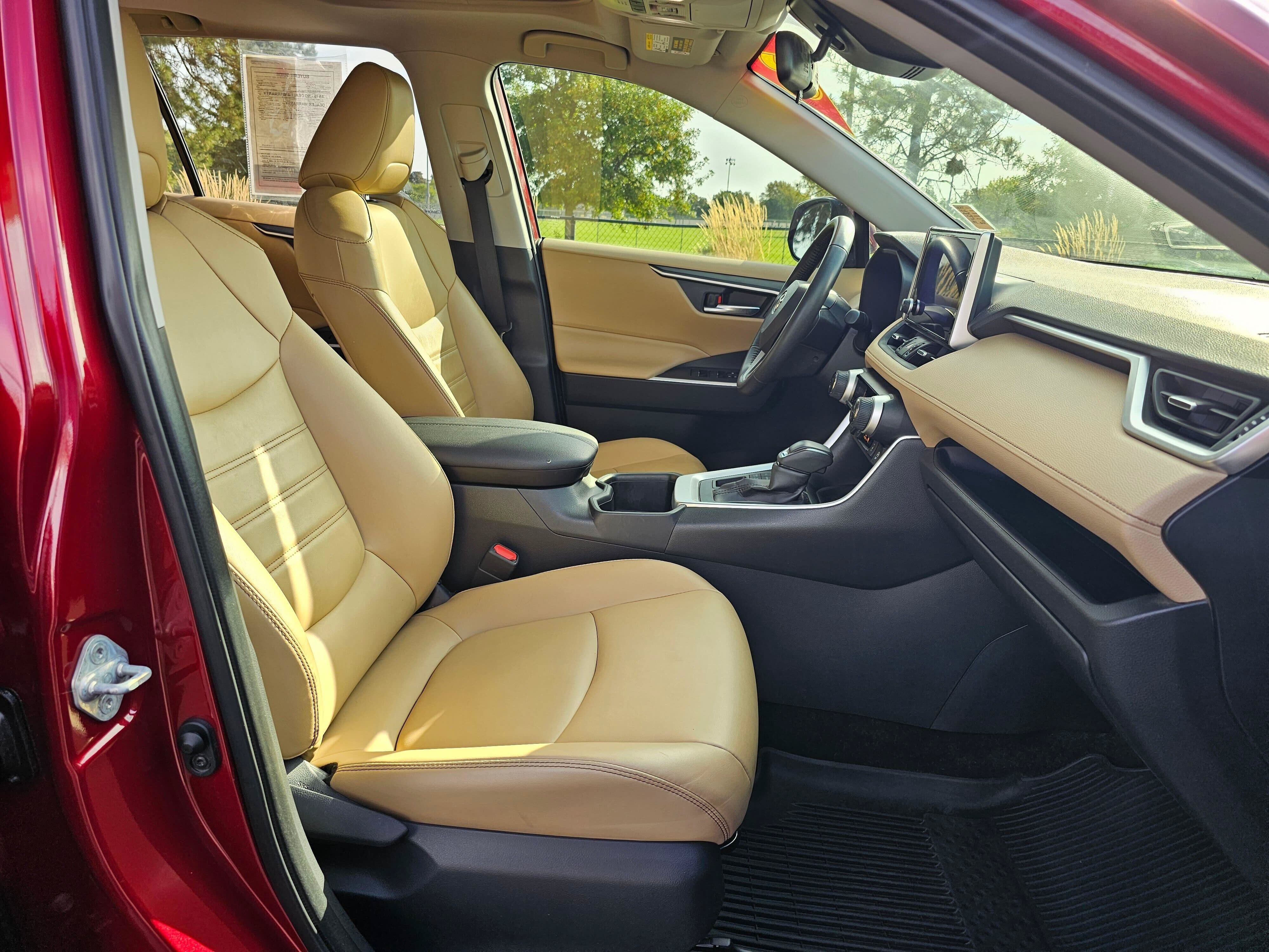 Certified 2023 Toyota RAV4 XLE Premium AWD/4WD image 10
