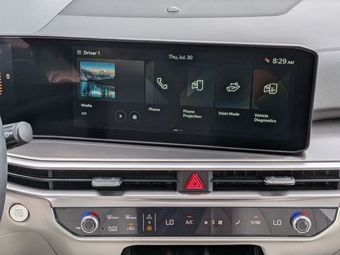 New 2026 Kia Sorento S FWD image 17