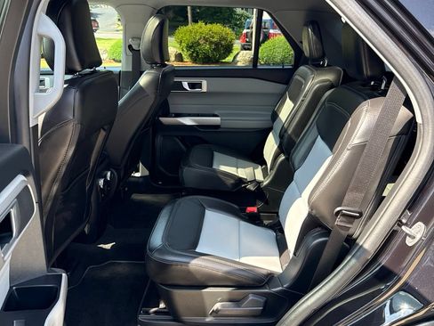 Certified 2023 Ford Explorer XLT w/ Equipment Group 202A AWD/4WD image 16