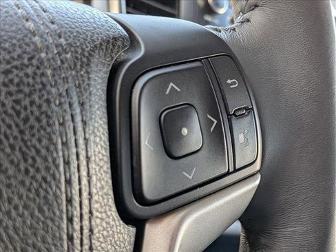 Used 2016 Toyota Highlander XLE image 14