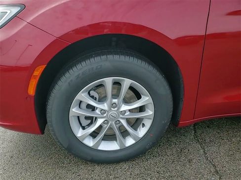 New 2026 Chrysler Pacifica Select image 15