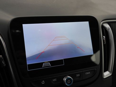 Used 2025 Chevrolet Malibu LT FWD image 20