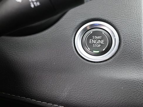 Used 2022 Cadillac XT4 Premium Luxury w/ Enhanced Visibility Package image 34